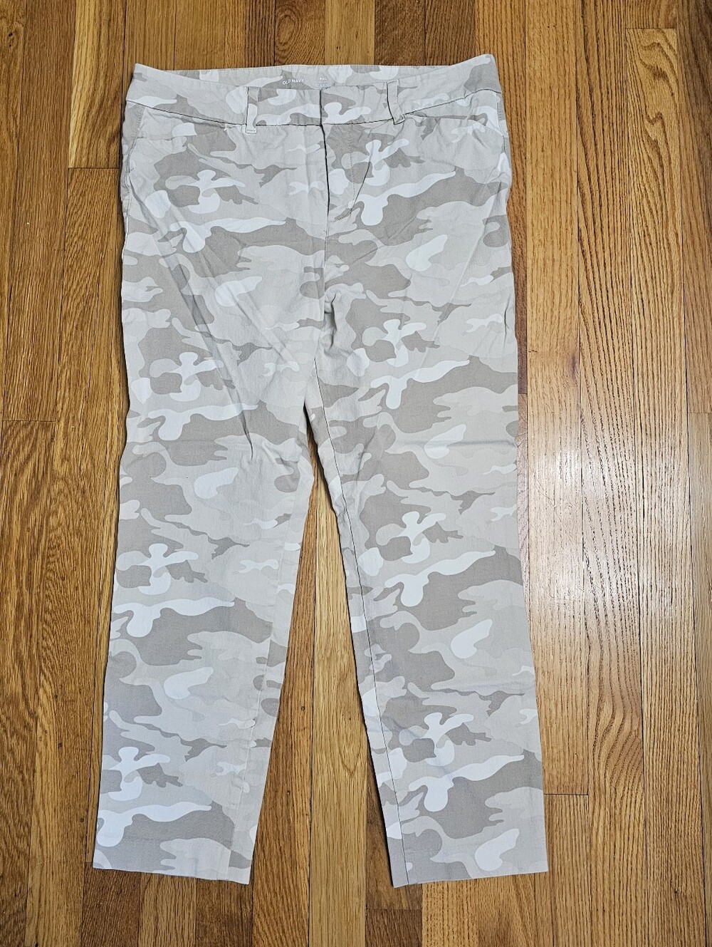 Old Navy Pixie High-Rise Neutral Camo Pants In Size 12